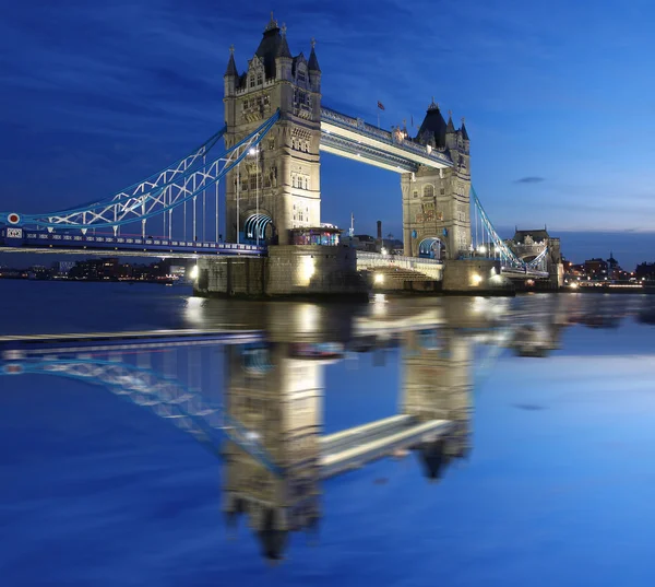 Ünlü tower bridge, Londra, İngiltere — Stok fotoğraf