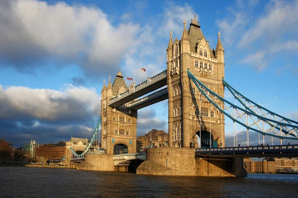 Тауэрский мост, Лондон, Великобритания — стоковое фото