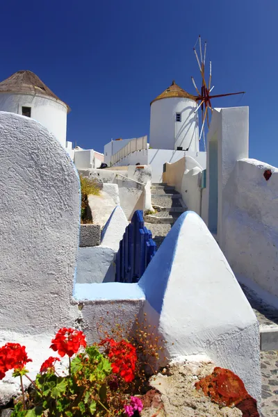 Väderkvarn i santorini, Grekland — Stockfoto
