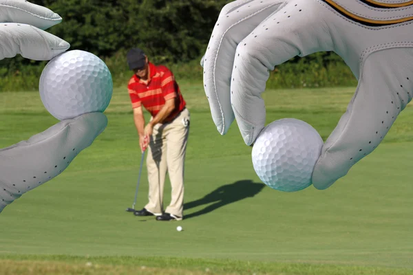 Hombre jugando al golf — Foto de Stock