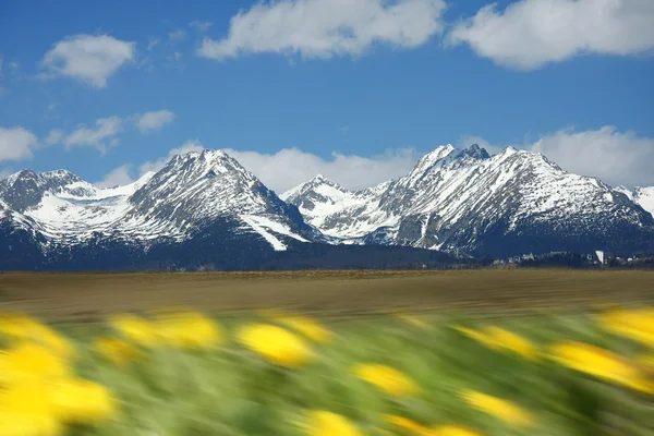 Alto Tatra durante una primavera, Eslovaquia — Foto de Stock