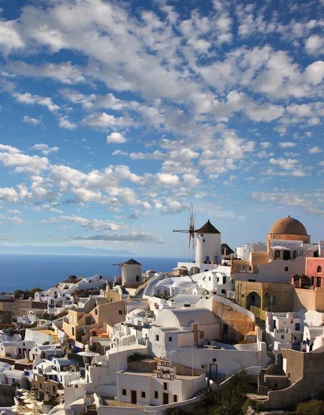 Santorini-sziget, a szélmalmok, Görögország — Stock Fotó
