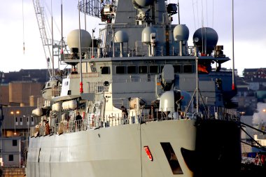 Plymouth ile boat docks, İngiltere'ye karşı