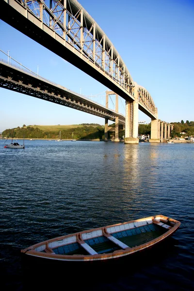 Ancien pont ferroviaire avec bateaux à Plymouth, Royaume-Uni — Photo