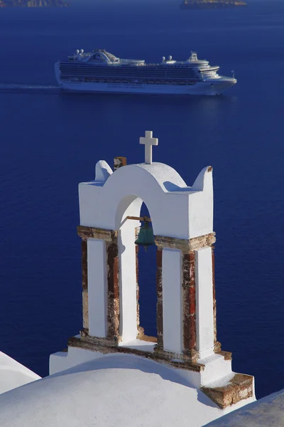 Increíble Santorini con iglesias y vistas al mar en Grecia — Foto de Stock