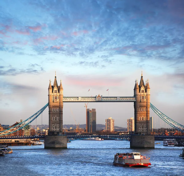Ünlü kule Köprüsü, Londra, İngiltere — Stok fotoğraf