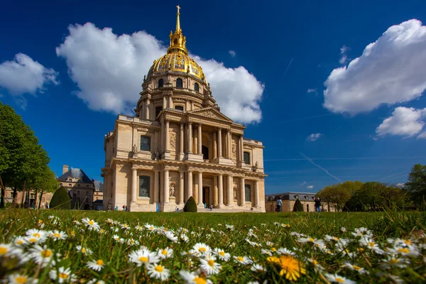 Paris, Les Invalides au printemps, célèbre monument, France — Photo