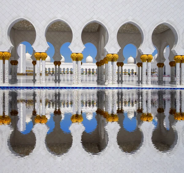 아 부 다 비, 아랍 에미리트, 중동에서 셰이크 자 예 드 모스크 — 스톡 사진