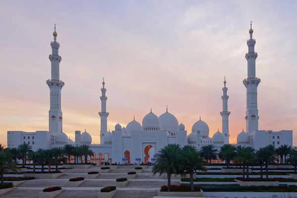 Mezquita Sheikh Zayed en Abu Dhabi, Emiratos Árabes Unidos, Oriente Medio —  Fotos de Stock