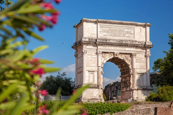 在罗马，意大利首都城市的著名的罗马废墟 — 图库照片