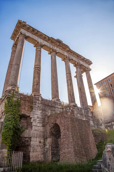 Ruínas romanas famosas em Roma, capital da Itália — Fotografia de Stock