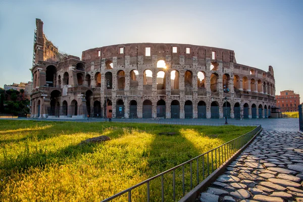 Colosseum under våren, Rom, Italien — Stockfoto