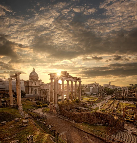 Famous Roman ruins in Rome, Capital city of Italy — Stock Photo, Image