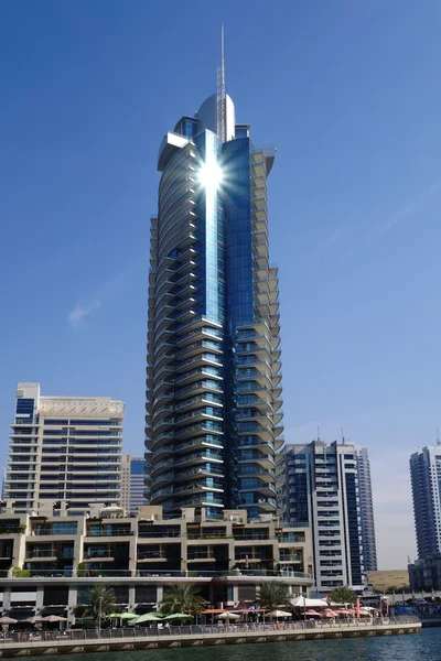 Dubai Marina с небоскребами в Дубае, ОАЭ — стоковое фото