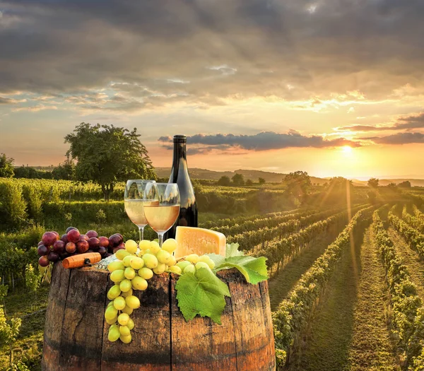 Pôr Sol Colorido Sobre Vale Wachau Com Garrafa Vinho Barril — Fotografia de Stock