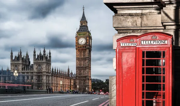 Σύμβολα Του Λονδίνου Big Ben Και Κόκκινους Τηλεφωνικούς Θαλάμους Στην — Φωτογραφία Αρχείου
