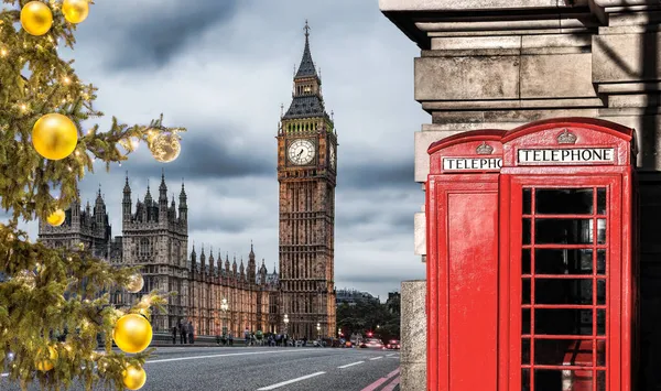 London Symbole Big Ben Mit Weihnachtsbaum Und Roten Telefonzellen England — Stockfoto