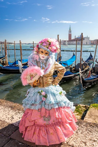 Masques Carnaval Colorés Lors Festival Traditionnel Venise Italie — Photo