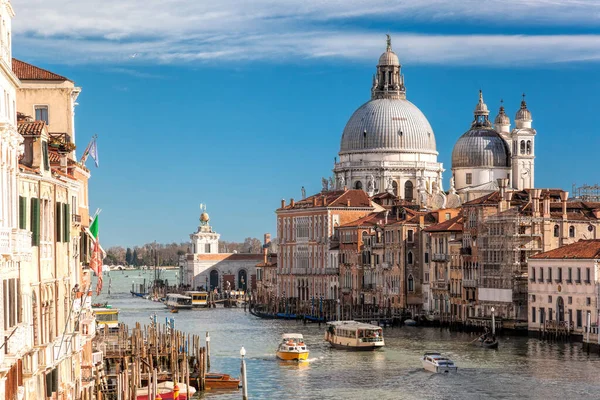 Гранд Канал Базиліка Санта Марія Делла Салат Човнами Венеції Італія — стокове фото