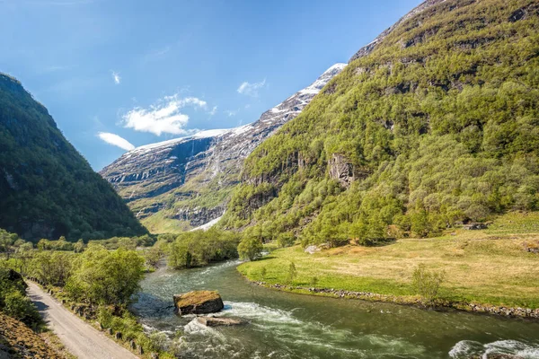 Valle Profundo Con Río Fiordos Noruegos Cerca Del Viaje Tren — Foto de Stock