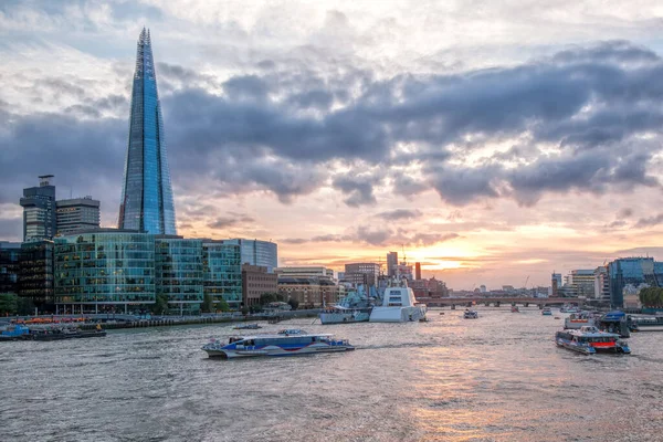 View Tower Bridge Thames River Tourist Boat London England — Stock Photo, Image