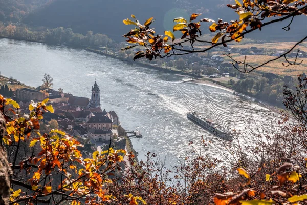 Duernstein Vesnice Kostelem Proti Lodi Dunaji Podzim Wachau Rakousku Unesco — Stock fotografie