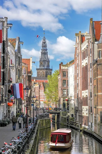 Traditionele Oude Gebouwen Woonboot Aan Gracht Amsterdam Nederland — Stockfoto