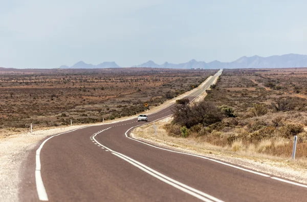 ülke taşra yolu. Flinders aralıkları (yakın hawker). Güney Avustralya.