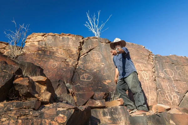 Chambers Gorge sitio de grabado aborigen. Cordilleras Flinders. Australia del Sur . — Foto de Stock