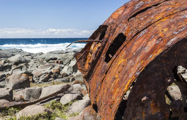 Caldeira enferrujada do naufrágio do SS Monaro. Eurobodalla — Fotografia de Stock