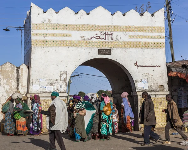 HARAR, ETHIOPIA - DECEMBER 24, 2013: Unidentified people of anci — Stock Photo, Image