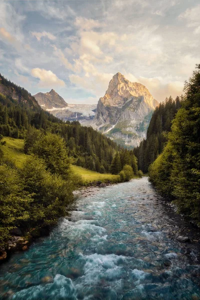 Rosenlaui Alm Met Het Oog Rosenlaui Gletsjer Zwitserland Bij Zonsondergang — Stockfoto