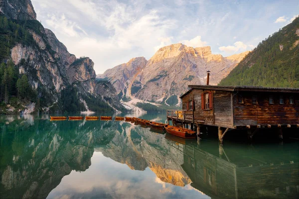Pragser Wildsee Lago Braies Dolomieten Tijdens Zonsopgang Post Bewerkt Met — Stockfoto