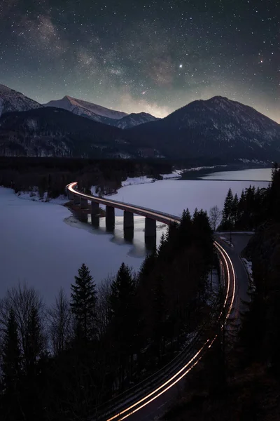 Puente Sobre Sylvensteinspeicher Los Alpes Bávaros Tomado Post Procesado Utilizando — Foto de Stock