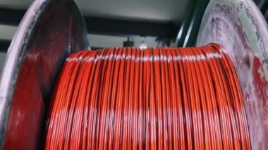 Kablo fabrikasında kablo üretimi kapanıyor.