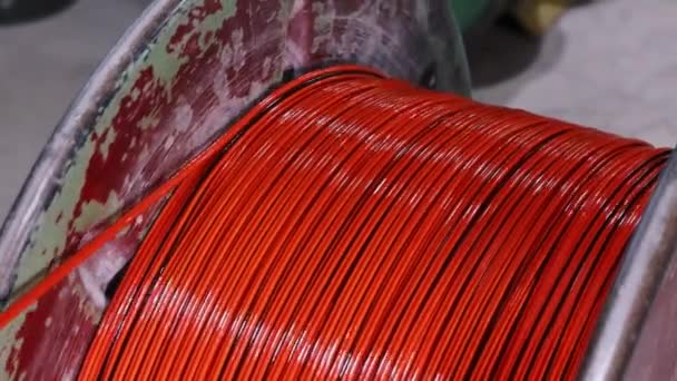 Producción de alambre de cable en fábrica de cable de cerca — Vídeos de Stock