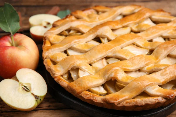 Delicioso Pastel Manzana Tradicional Mesa Madera Primer Plano — Foto de Stock