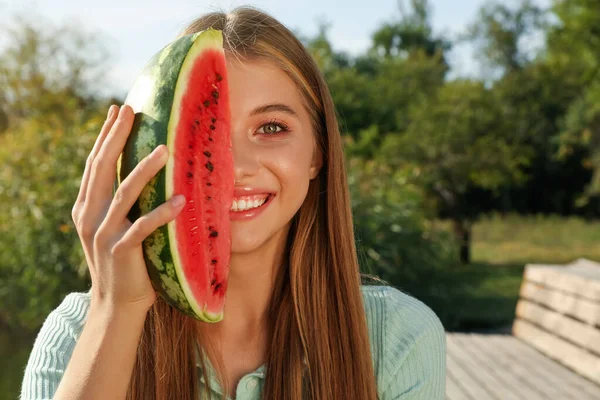Beautiful Girl Slice Watermelon Outdoors — Stock Photo, Image