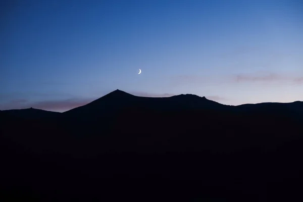 Silhouette Montagne Contro Bel Cielo Notte — Foto Stock