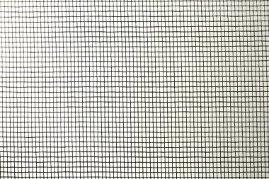 Beyaz arkaplanda sivrisinek pencere ekranının yakın görüntüsü