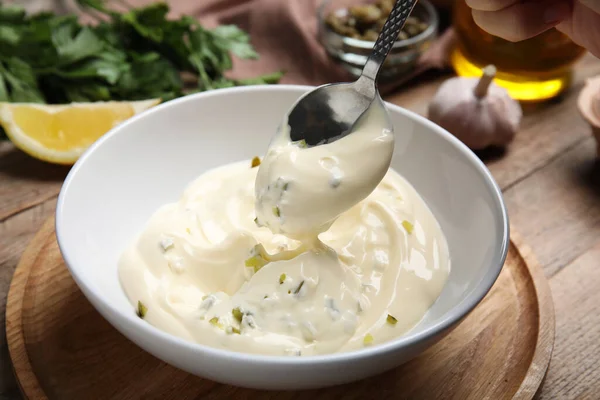 Delicious Tartar Sauce Spoon Wooden Table Closeup — Stock Photo, Image