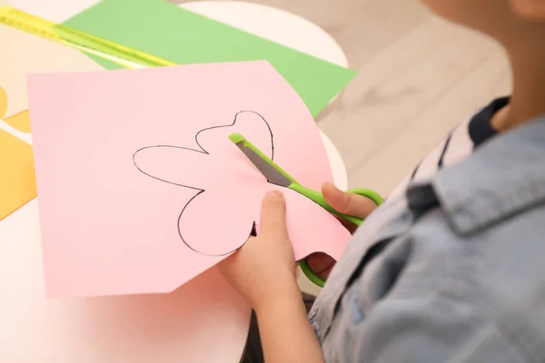 Little Boy Cutting Color Paper Scissors Table Indoors Closeup — Stock Photo, Image