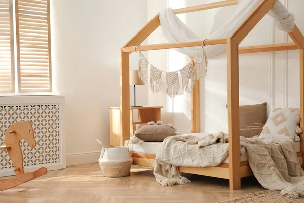 Elegante Habitación Infantil Interior Con Cama Casa — Foto de Stock