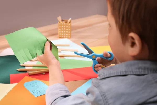 Little Boy Cutting Color Paper Scissors Table Indoors Closeup — Stock Photo, Image