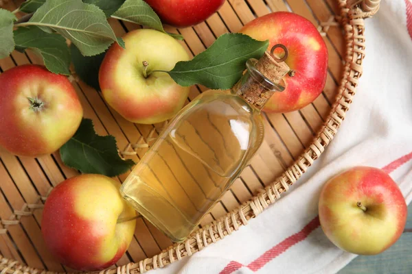 Φυσικό Ξύδι Μήλου Και Φρέσκα Φρούτα Στο Τραπέζι Επίπεδη Lay — Φωτογραφία Αρχείου