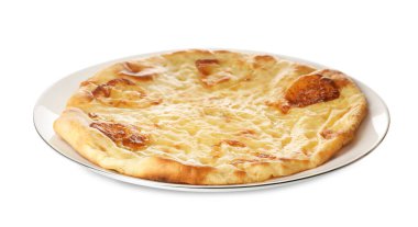 Beyaz arka planda peynirli lezzetli khachapuri.