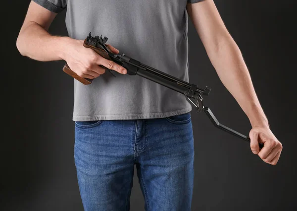 Gun Shooting Sport Man Holding Standard Pistol Dark Background Closeup — Stock Photo, Image