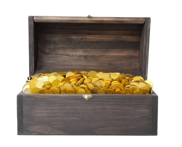 Άνοιγμα Σεντούκι Θησαυρού Χρυσά Νομίσματα Που Απομονώνονται Λευκό — Φωτογραφία Αρχείου