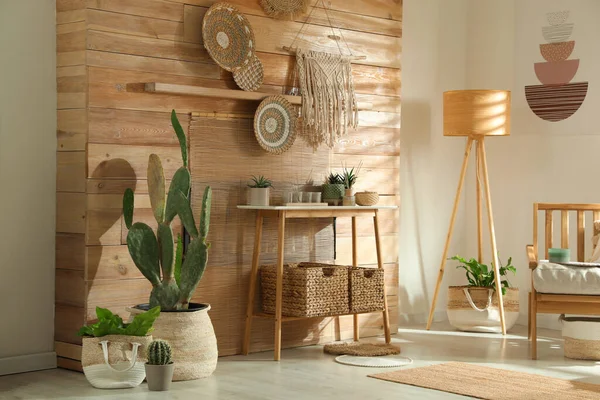 Stylish Living Room Interior Wooden Furniture Beautiful Houseplants — Stock Photo, Image
