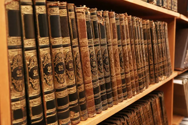 Samling Gamla Böcker Hyllan Biblioteket — Stockfoto